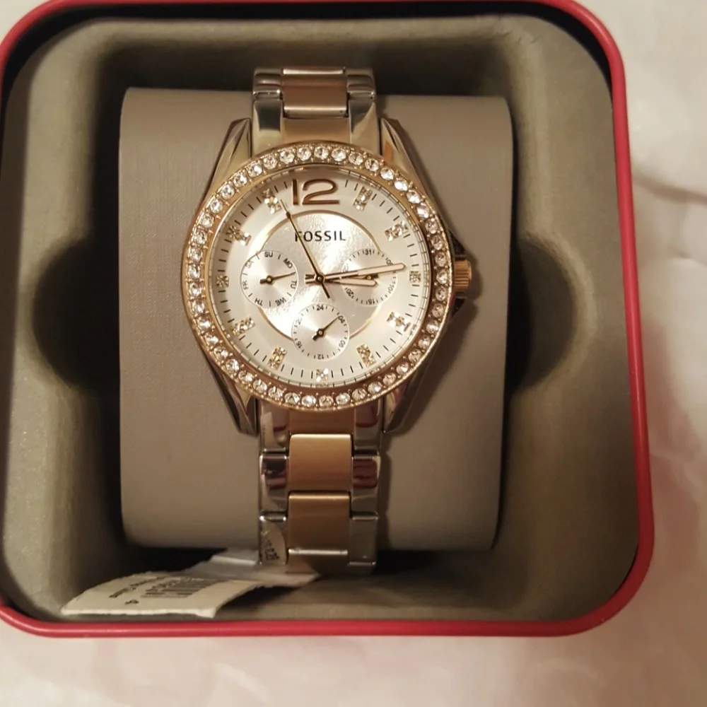 07:07  Fossil Stainless Steel Two Tone Bracelet Watch